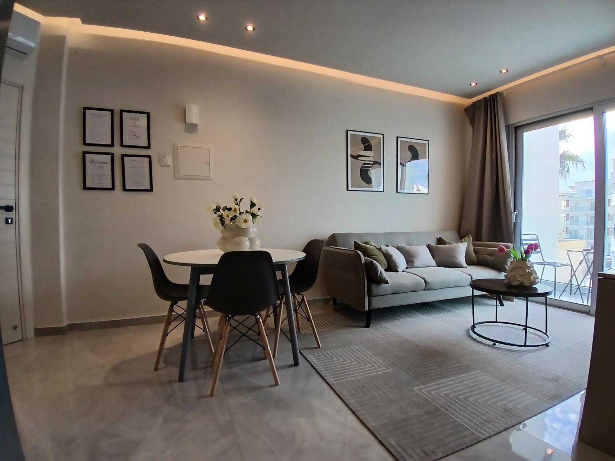 Georgiana Suites Larnaca Værelse billede