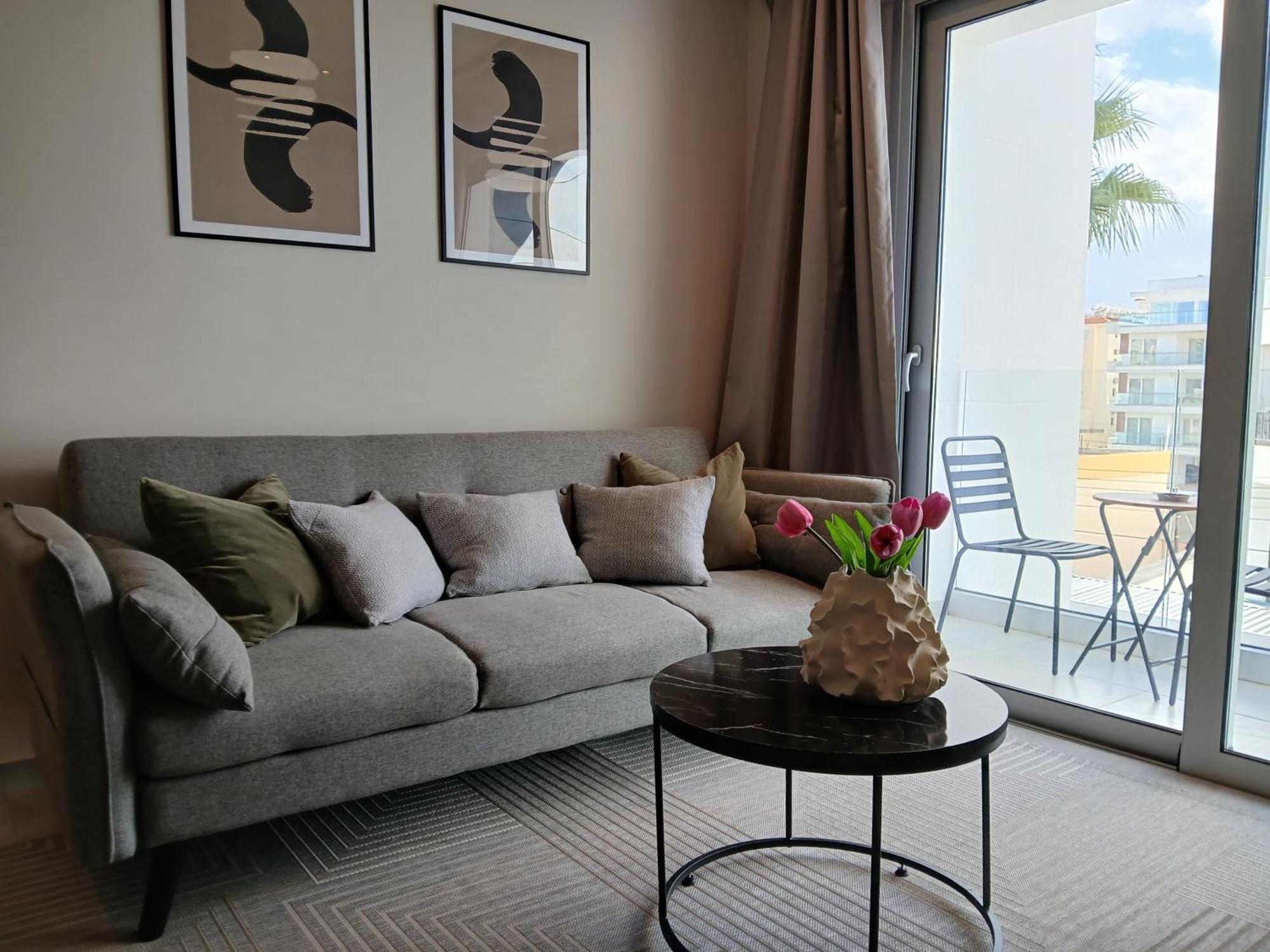 Georgiana Suites Larnaca Eksteriør billede